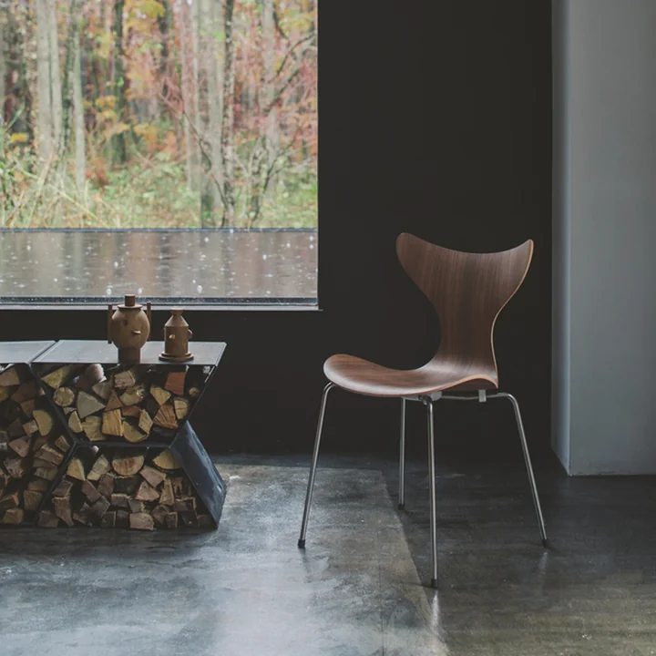 Fritz Hansen - Lily Armlehnstuhl, Chrom / Walnuss natur