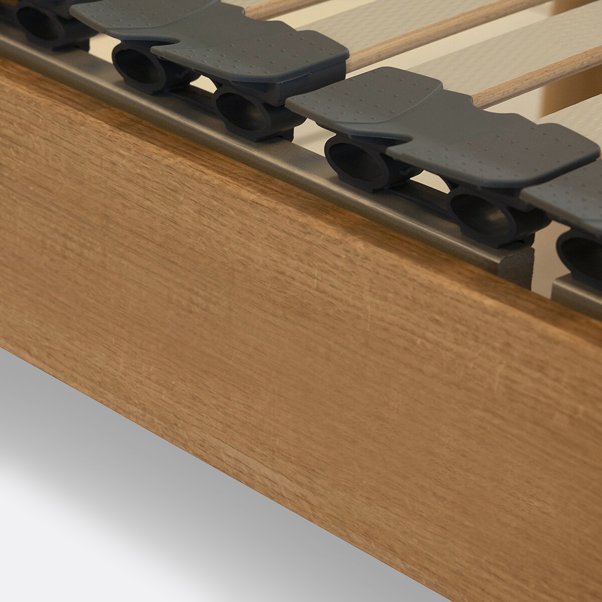 LA REDOUTE INTERIEURS<br>Cama elétrica com estrado de ripas de madeira