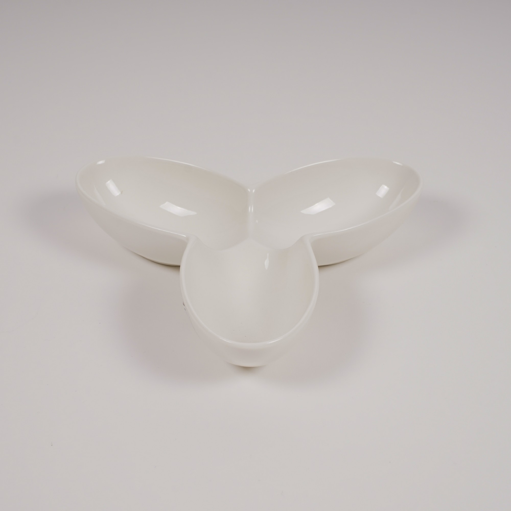 Schale 'Trefoil' L, weiß, Ø 23 cm, H 4 cm von fischer's lagerhaus