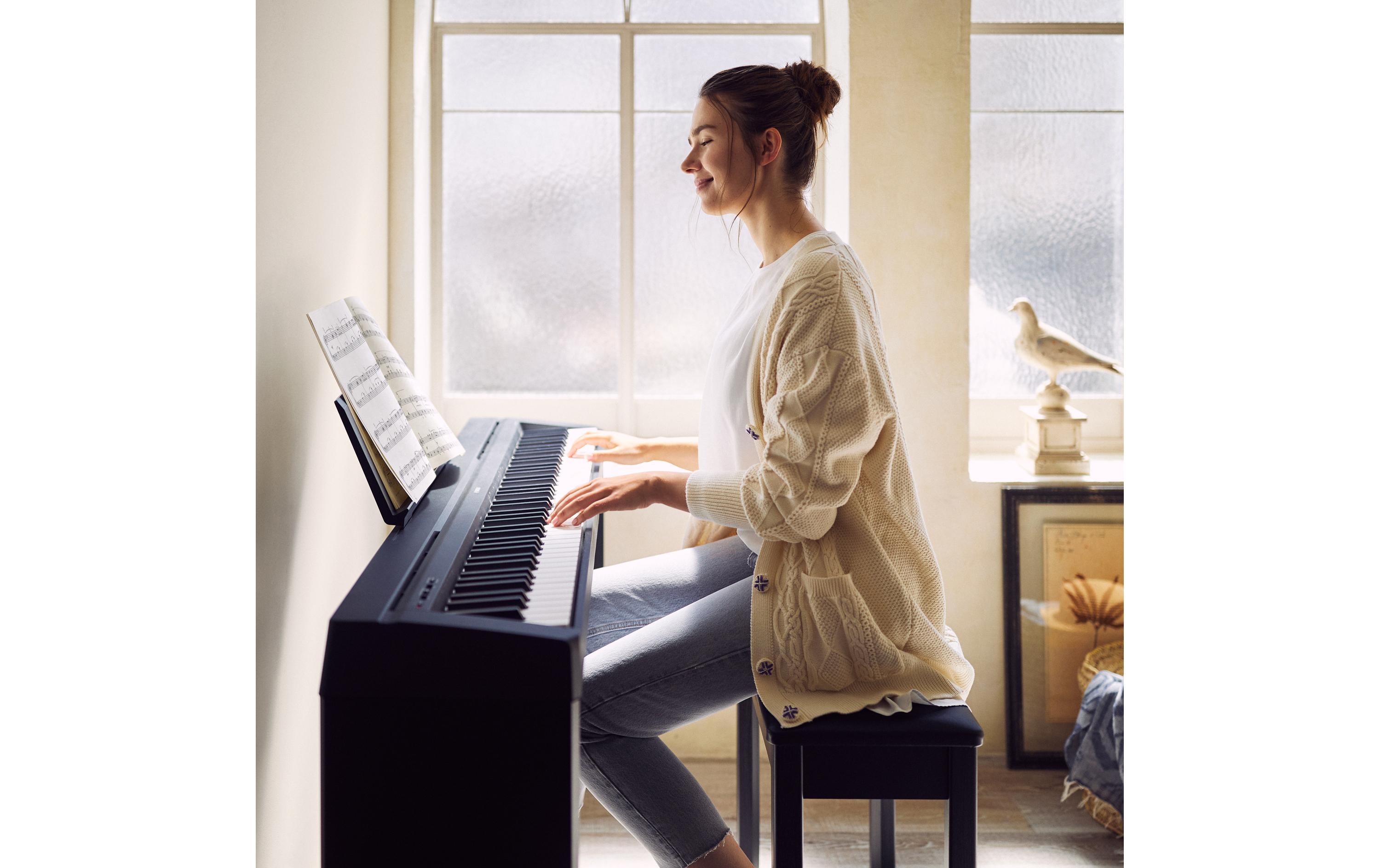 E-Piano P-45B Schwarz<br>Authentisches E-Piano mit natürlichem Spielgefühl