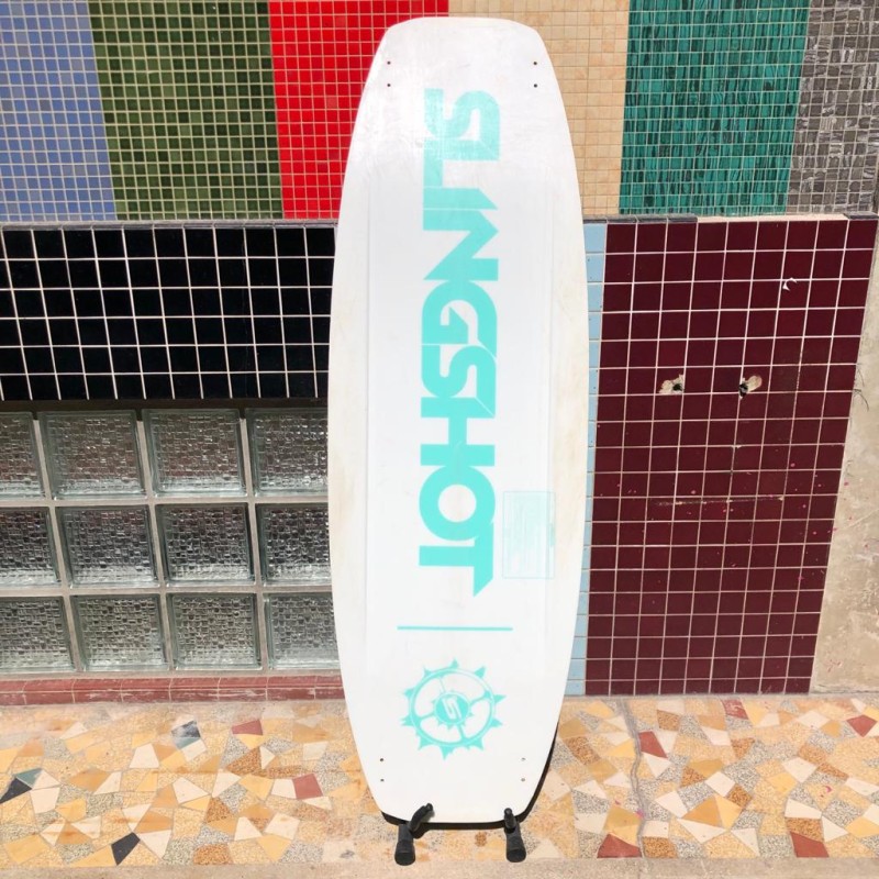 Wakeboard occasion Slingshot Contrast 134 cm 2019 - The Corner Shop