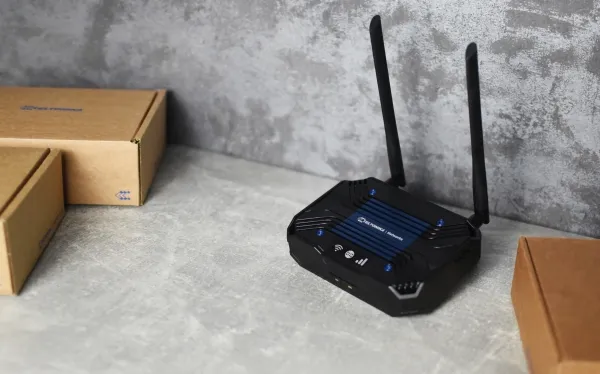 Teltonika TCR100 - Trådløs router - WWAN - Wi-Fi 5 - Dual Band - 3G, 4G - overflademonterbar