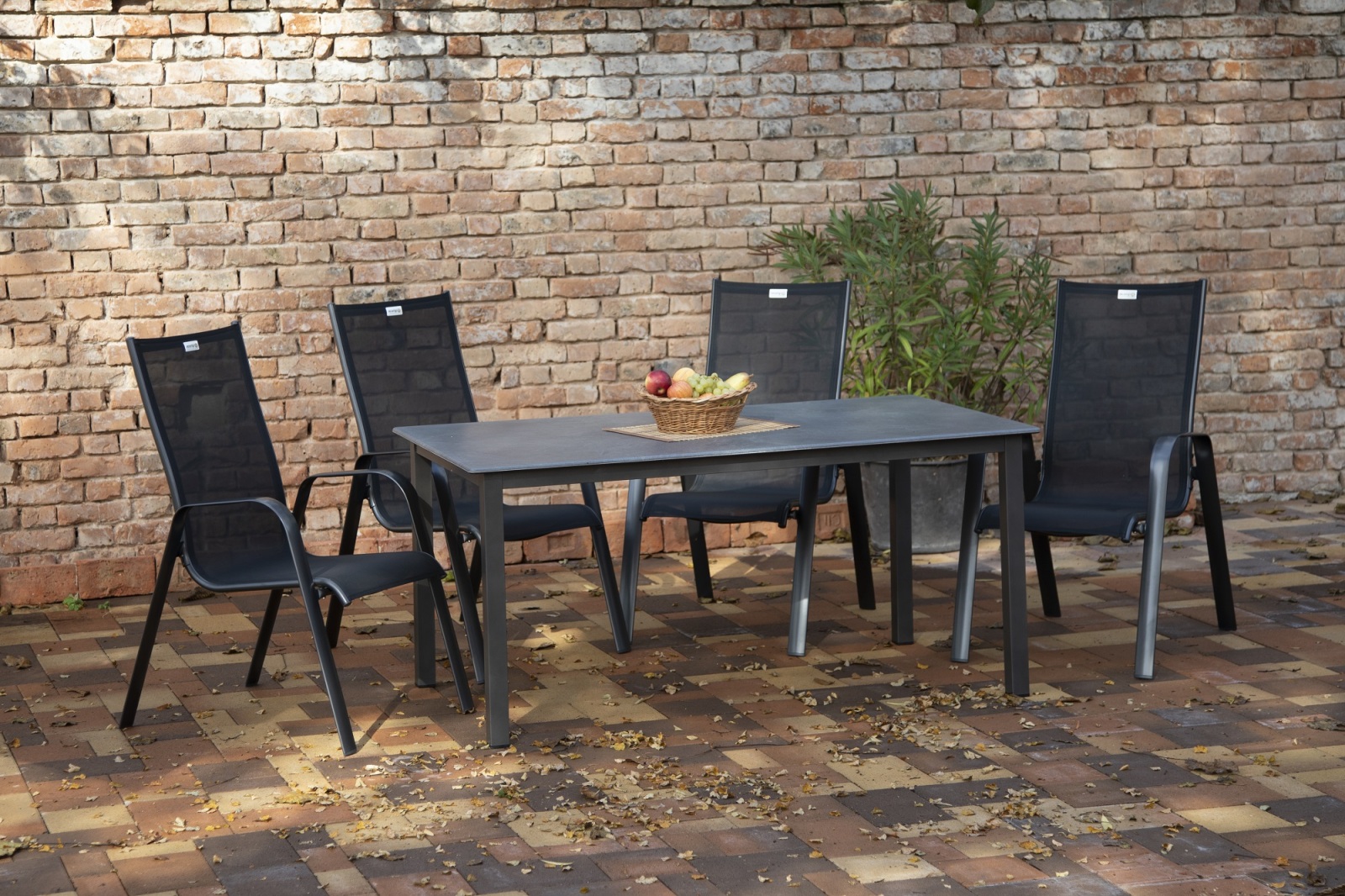 5-teiliges Gartenmöbel-Set - schwarz-anthrazit - stapelbar - 160x90 cm