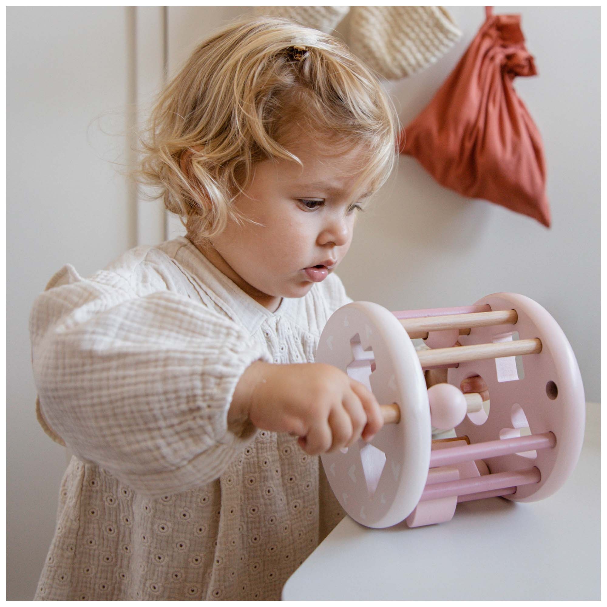 Label Label houten vormenstoof roze