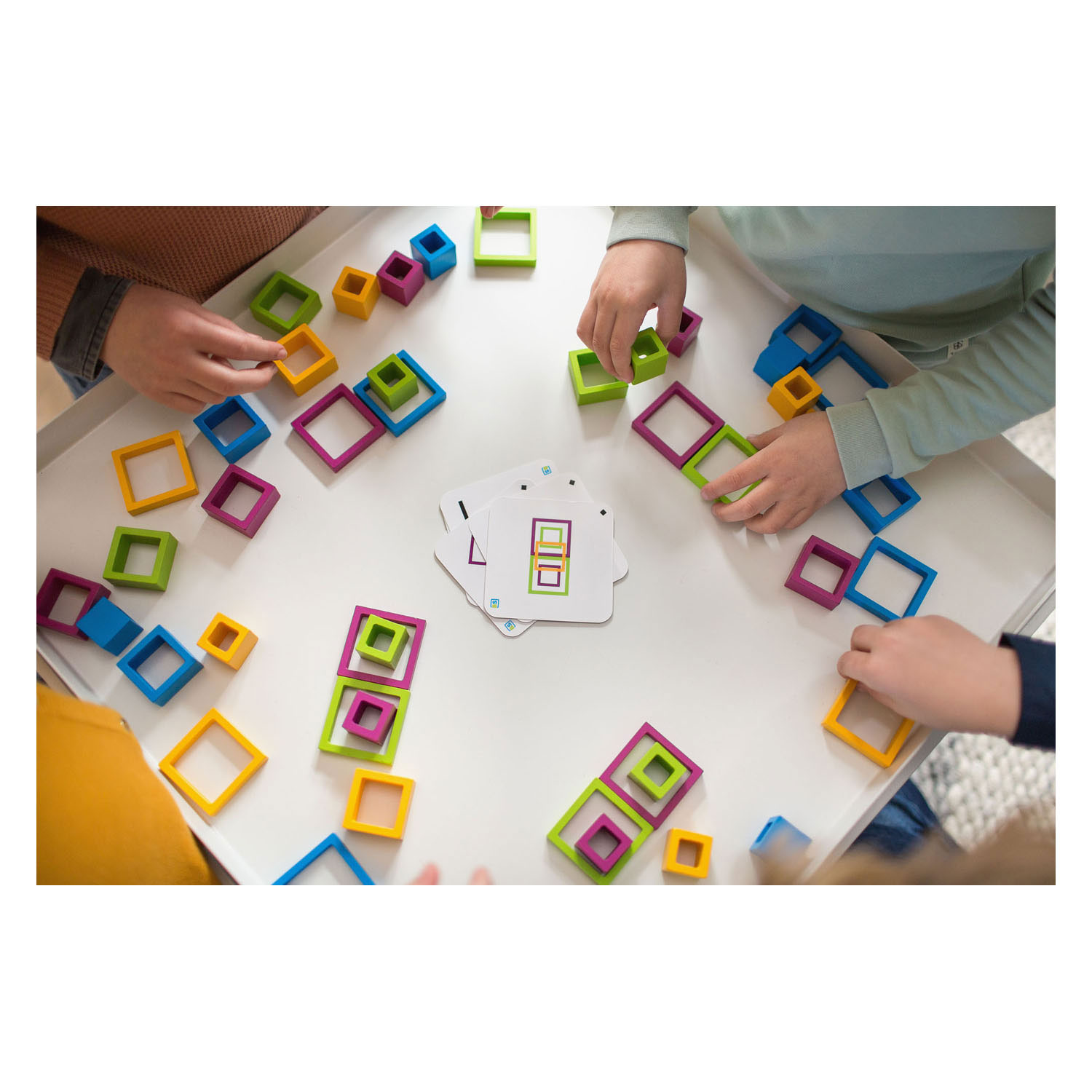 BS Toys Houten Frames Vorm en Kleuren Spel