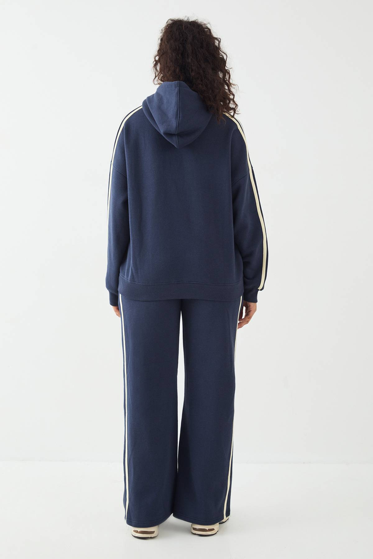 Jogging DSGN Studio Coupe Droite à Bandes Latérales