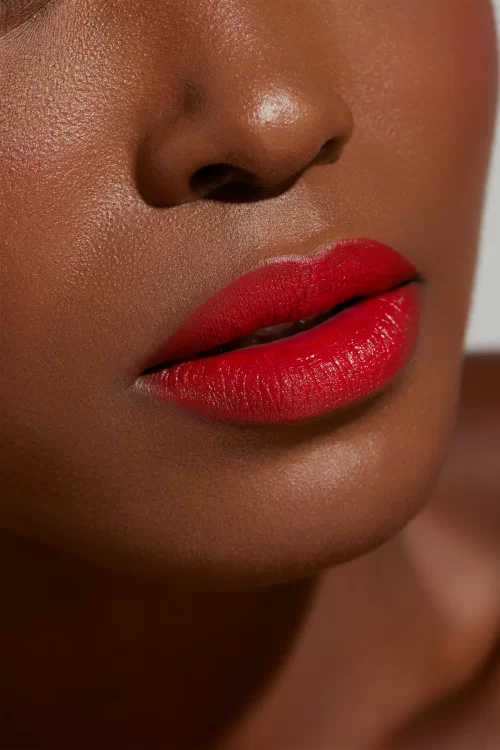 Bésame Cosmetics Classic colour lippenstift in Bésame rood
