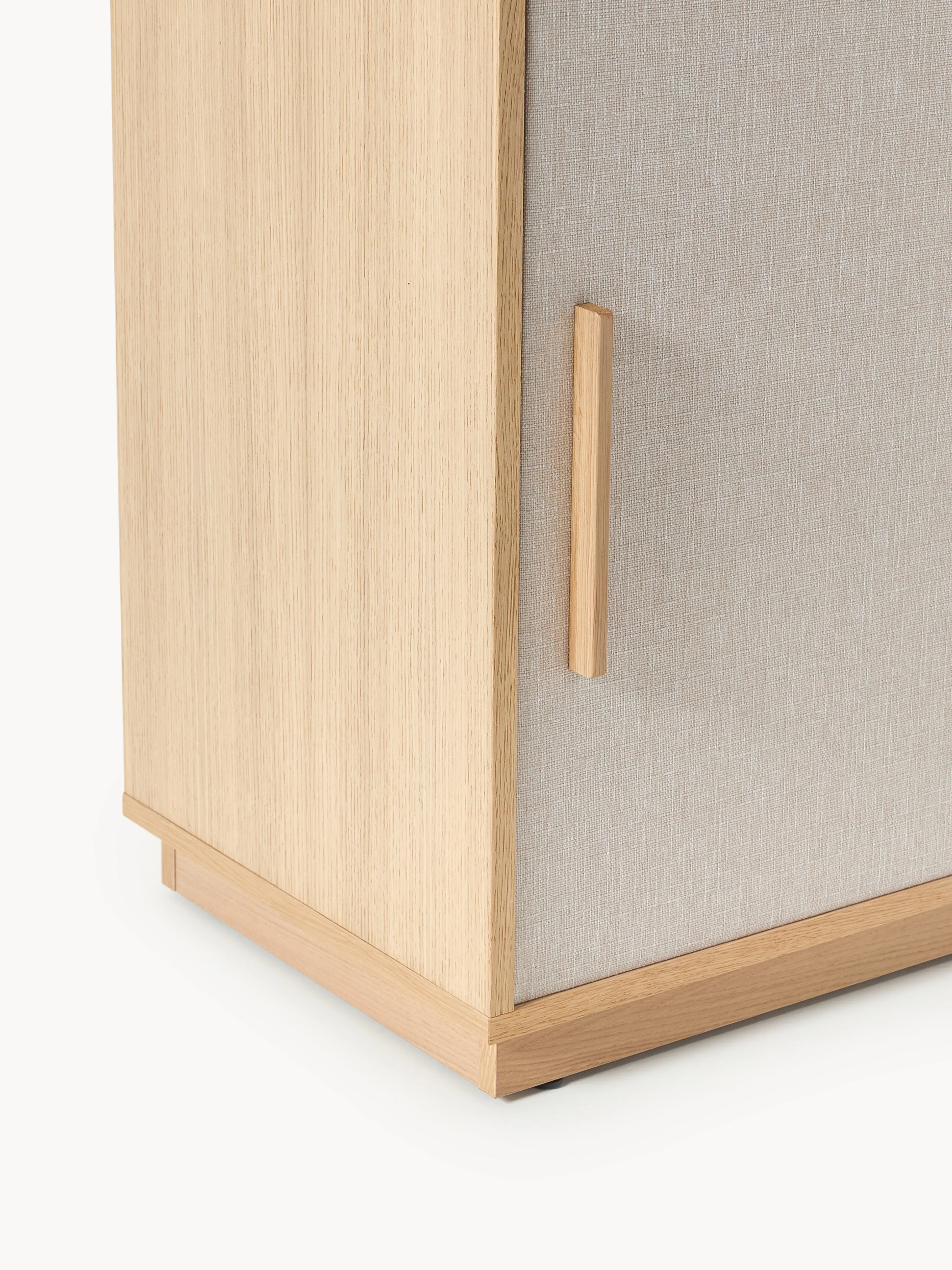 Houten dressoir Wisp met gestoffeerde voorzijde