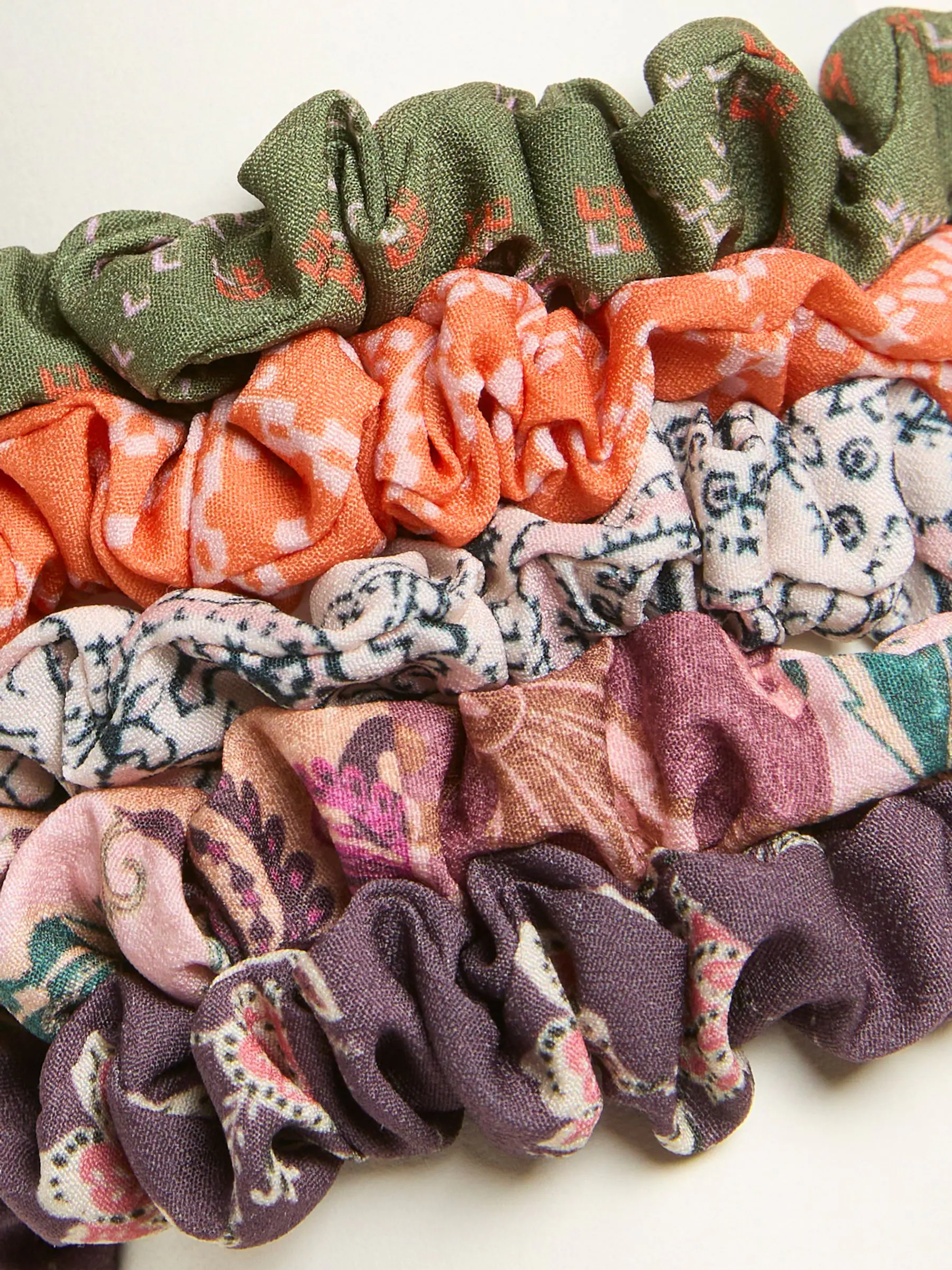 FatFace 5 Pack Lost & Found Printed Scrunchies