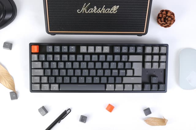 Keychron K8 trådløst tastatur (Gateron Red-switches)