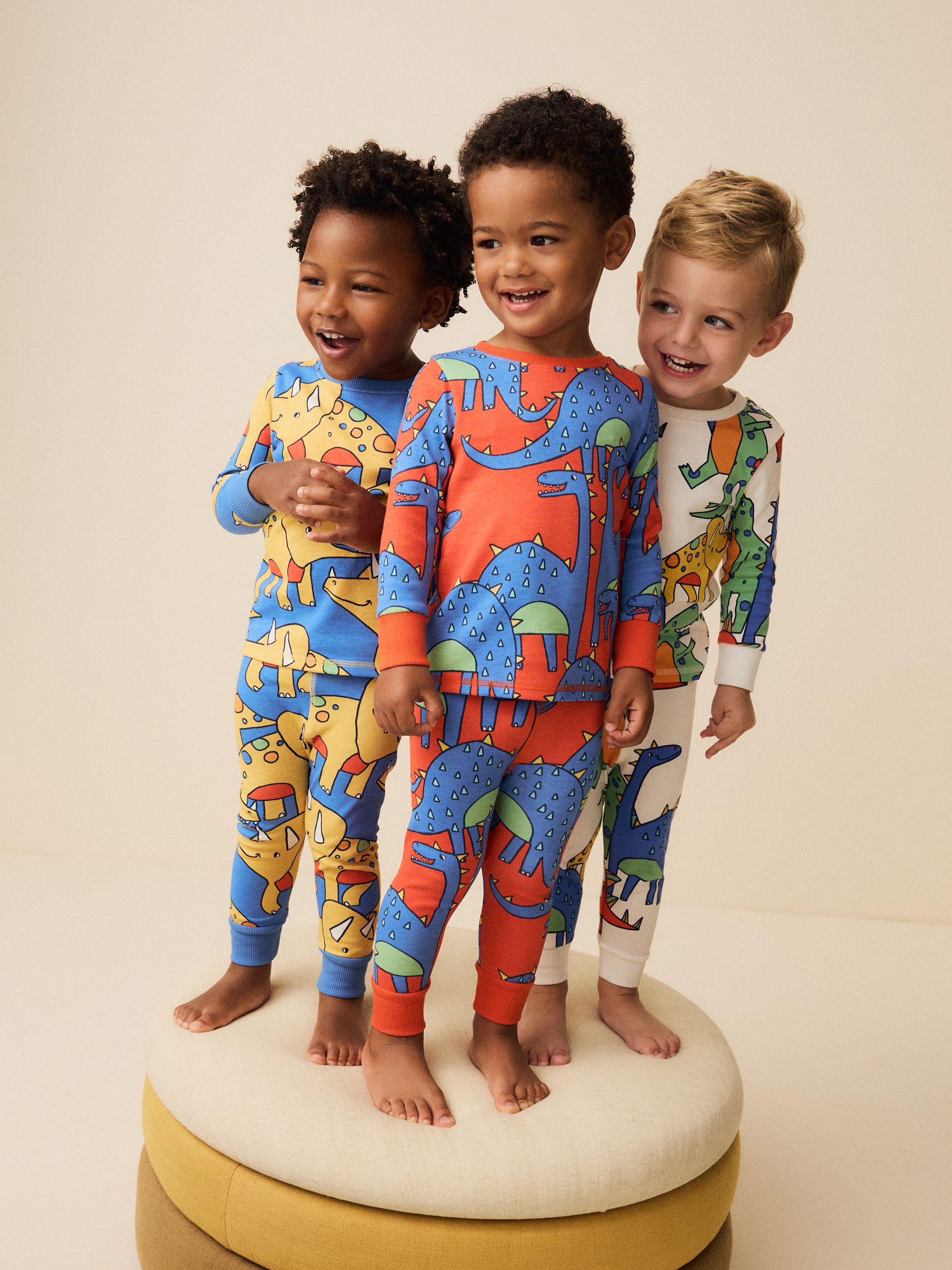 Felkleurig met dinosaurusprint - Verpakking van 3 knusse pyjama's (9 mnd-10 jr)
