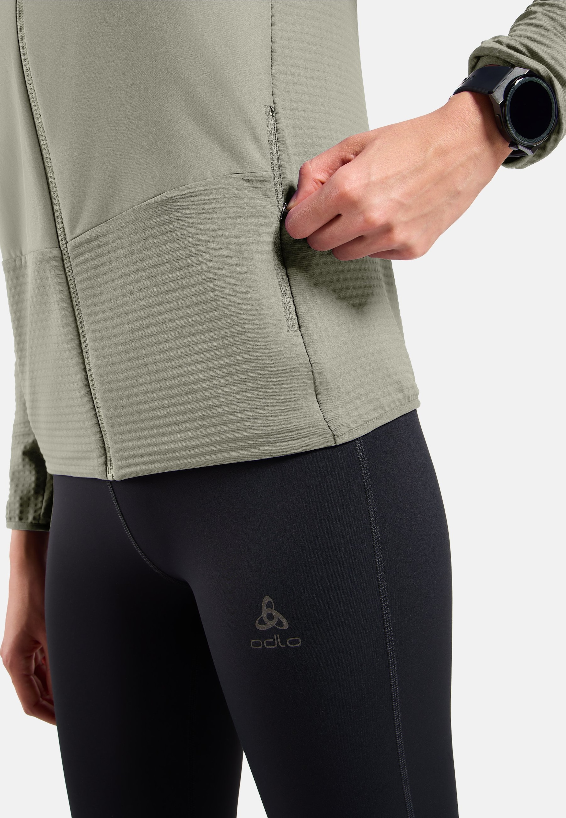 Essentials Insulator Hybrid-Laufjacke in shadow