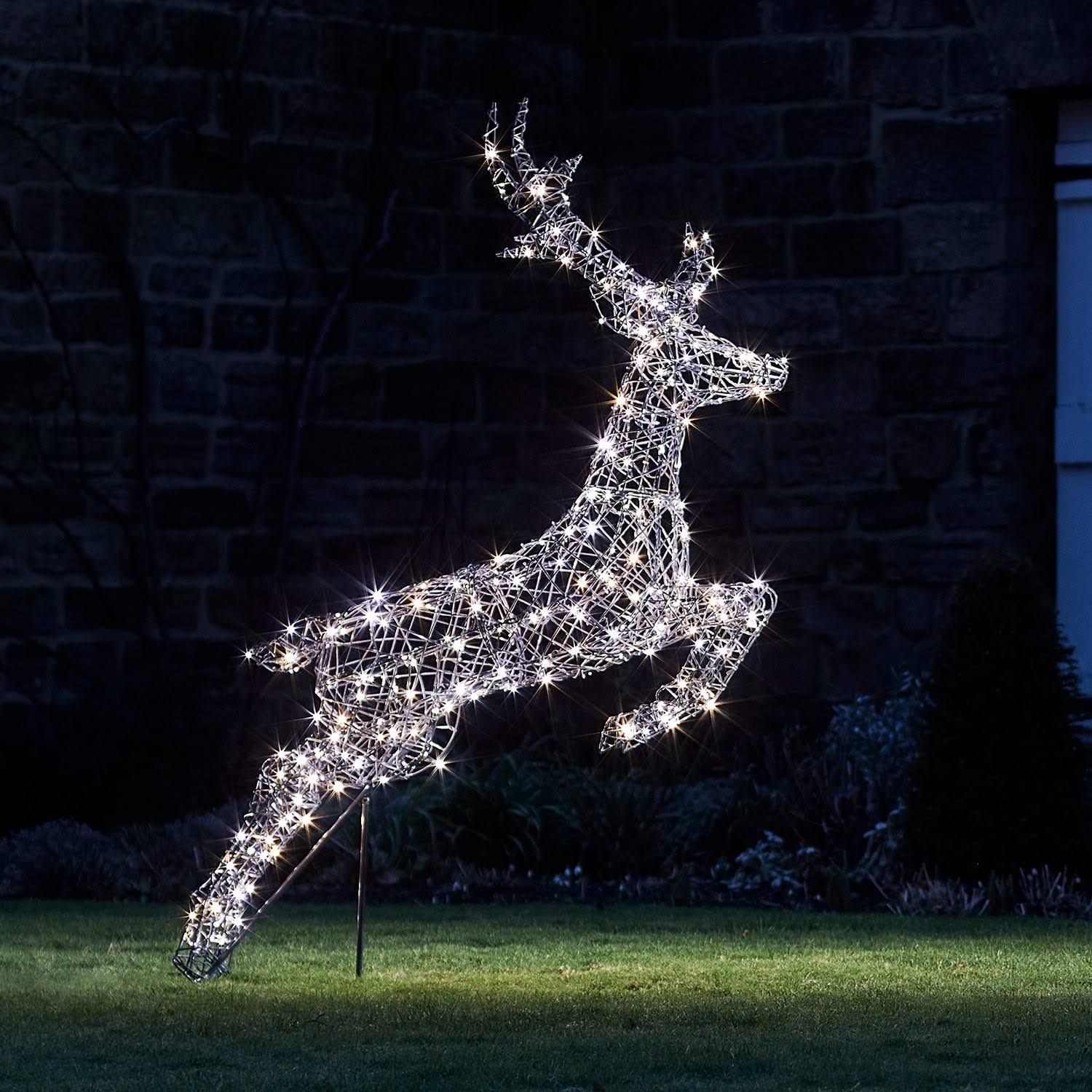 lights4fun Springendes LED-Rentier Hirsch L Harlow