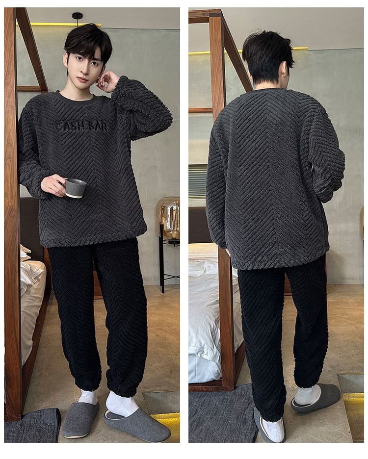 Jeony - Pyjamaset: Fleece Sweatshirt + Broek