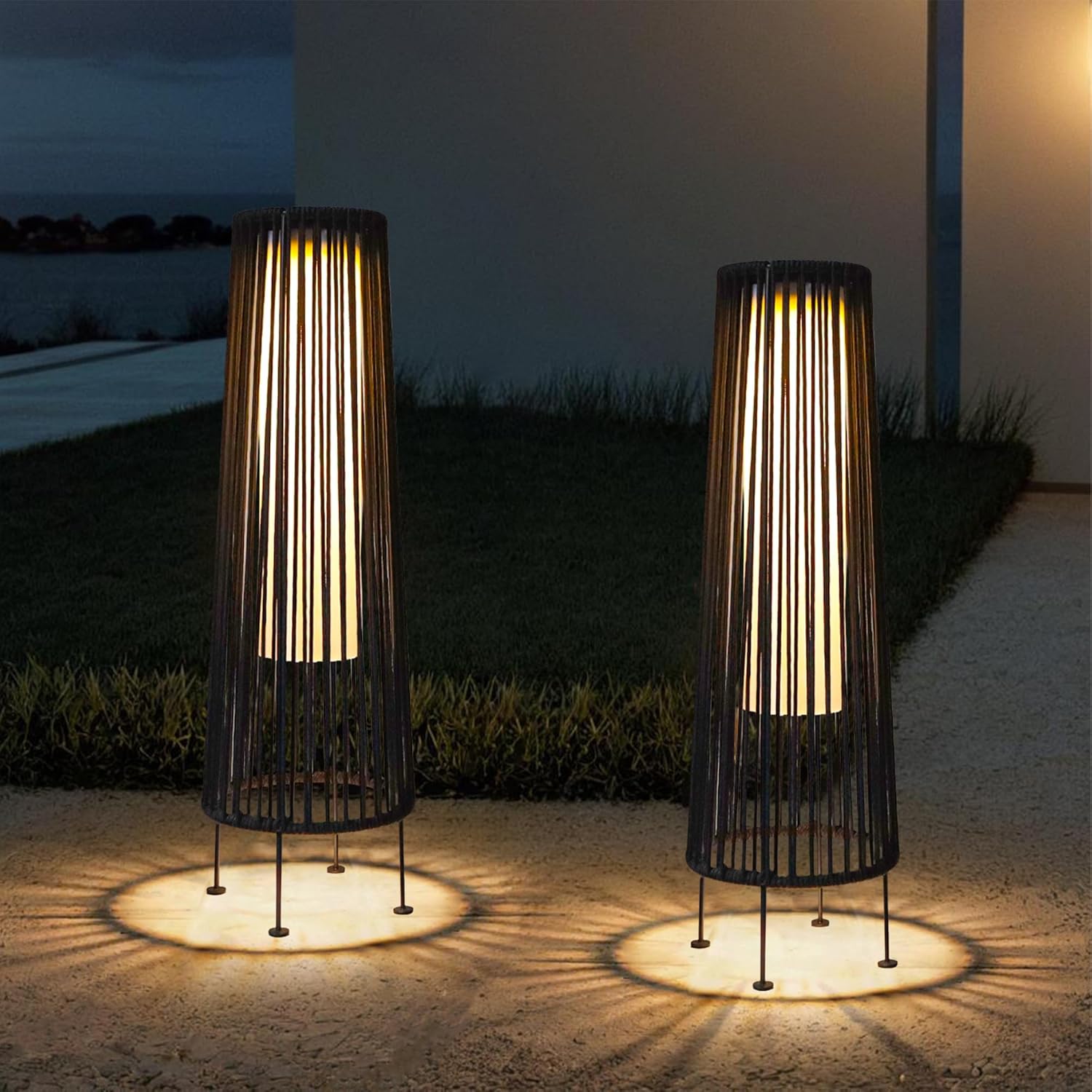 TRIROCKS Außenstehlampe, 2-Teilige Solarbetriebene Laterne, Geflochtene Solar-Terrassenlampe mit Olifen-Seil, Wasserdichtes Rattan-Solar-Decklicht für Terrasse, Garten, Rasen, Hof (Schwarz)