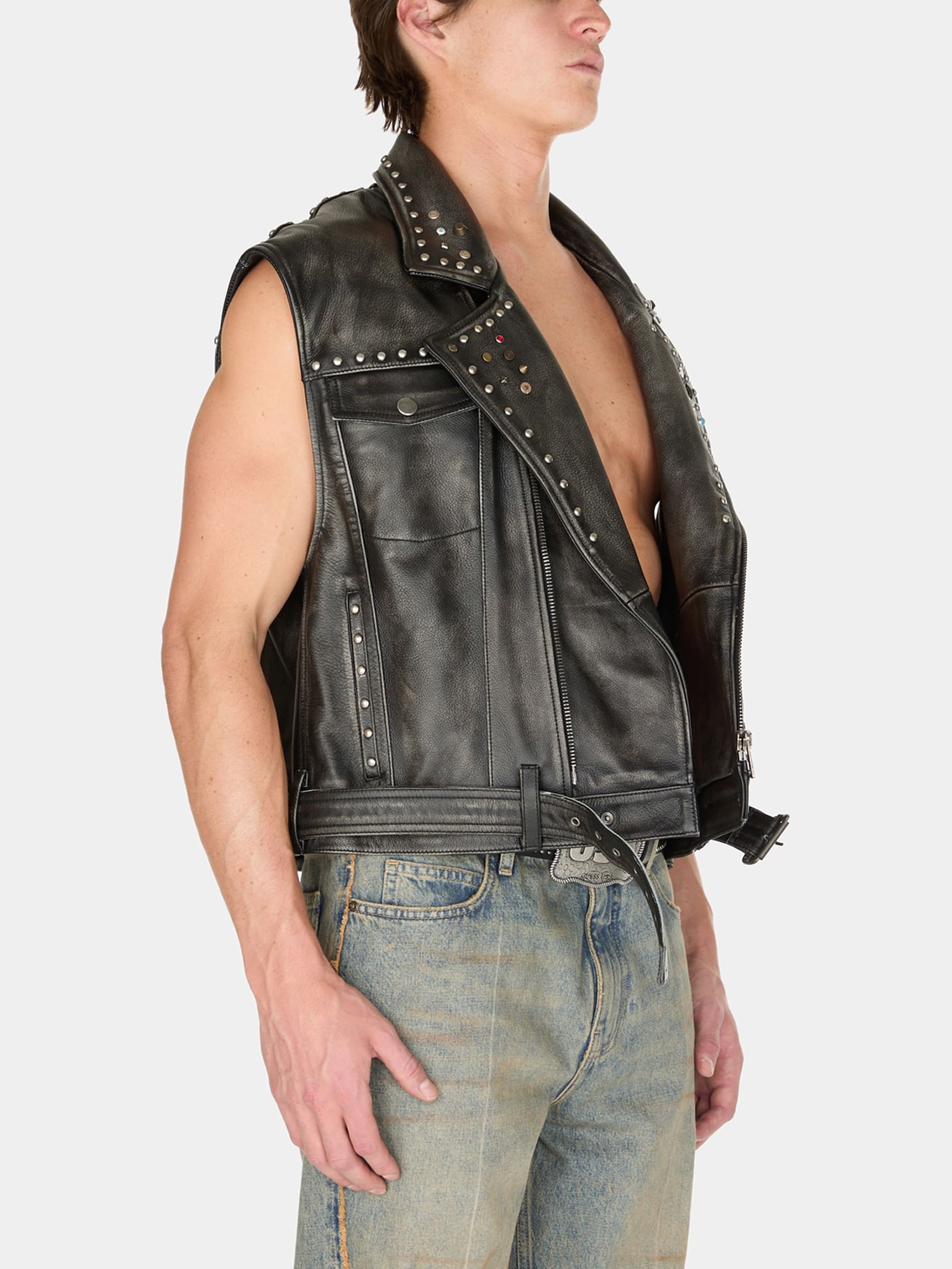 colete de couro com tachas
