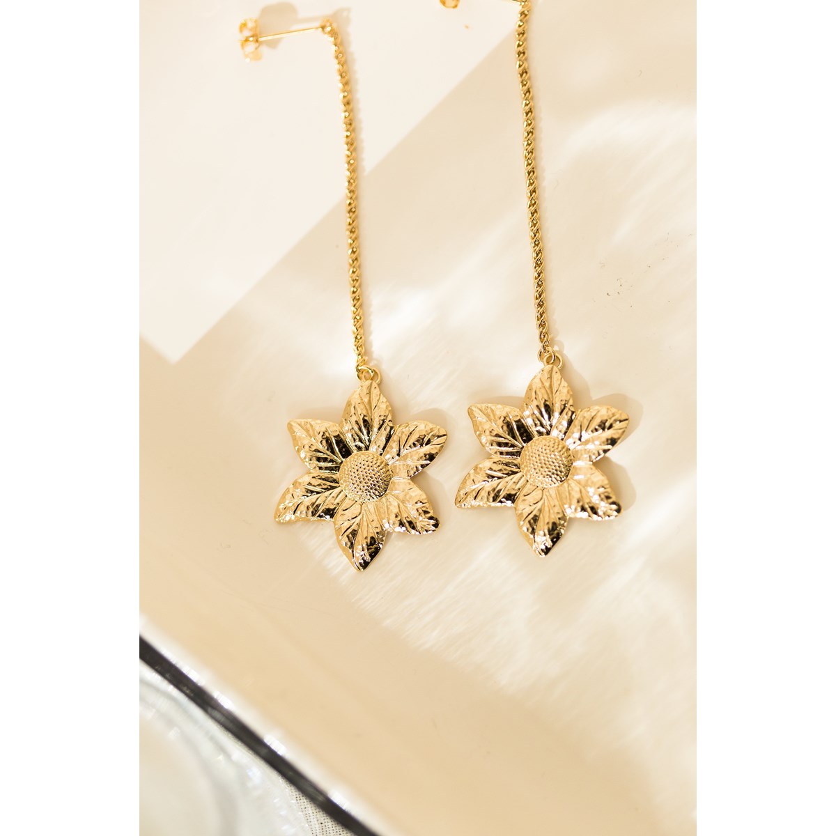 boucles d'oreilles pendantes fleurs doré à l'or fin - HESPÉRIS