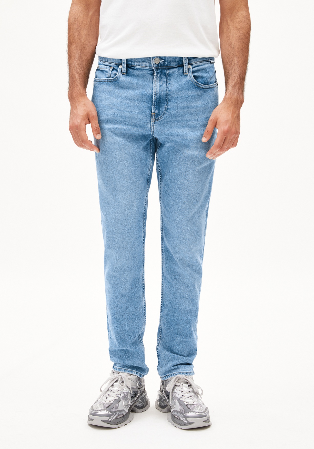 Armedangels Herren-Jeans Aarjo Tarpa Cloud