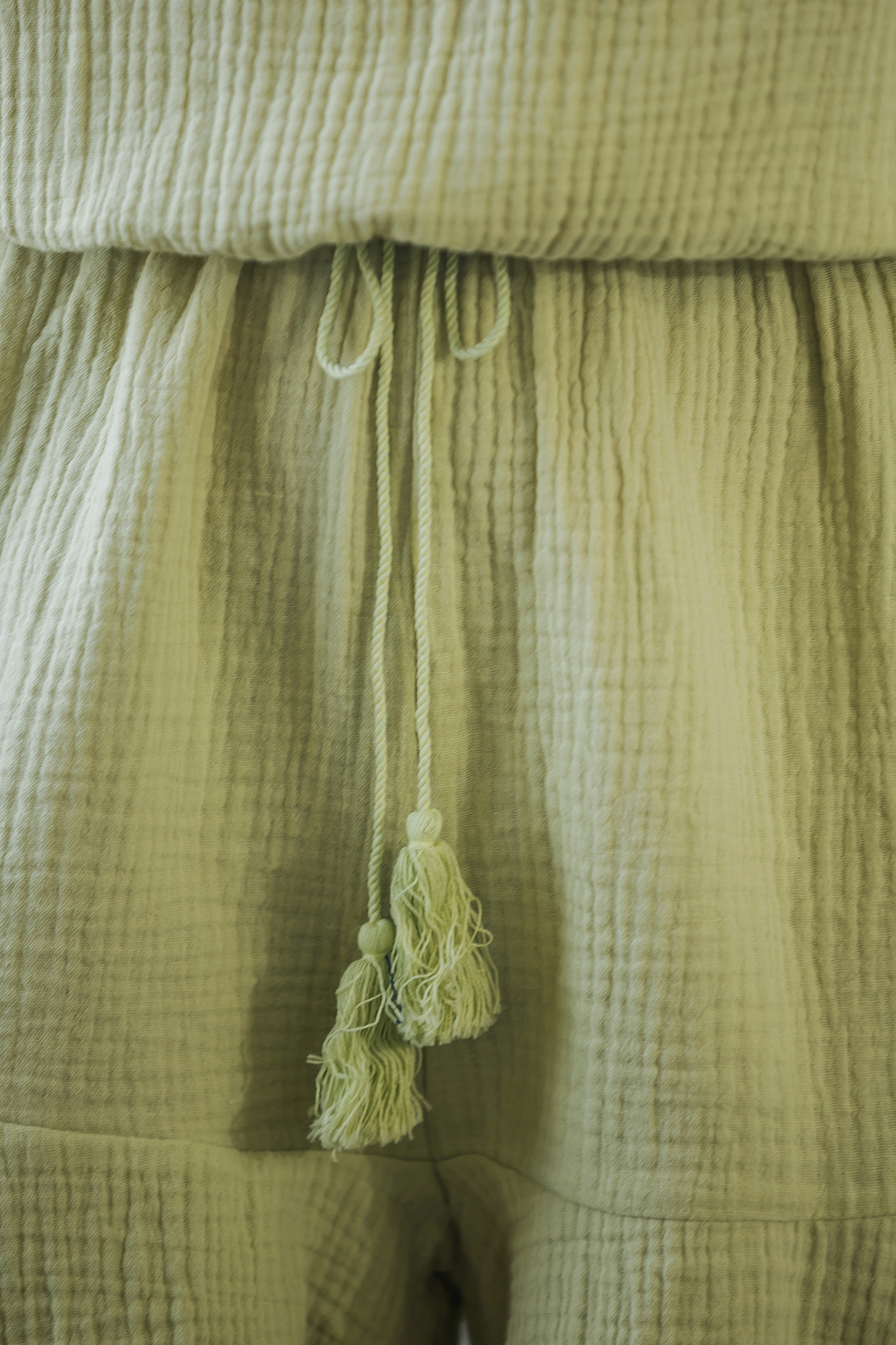 Combishort débardeur en pur coton avec volants à lacer vert