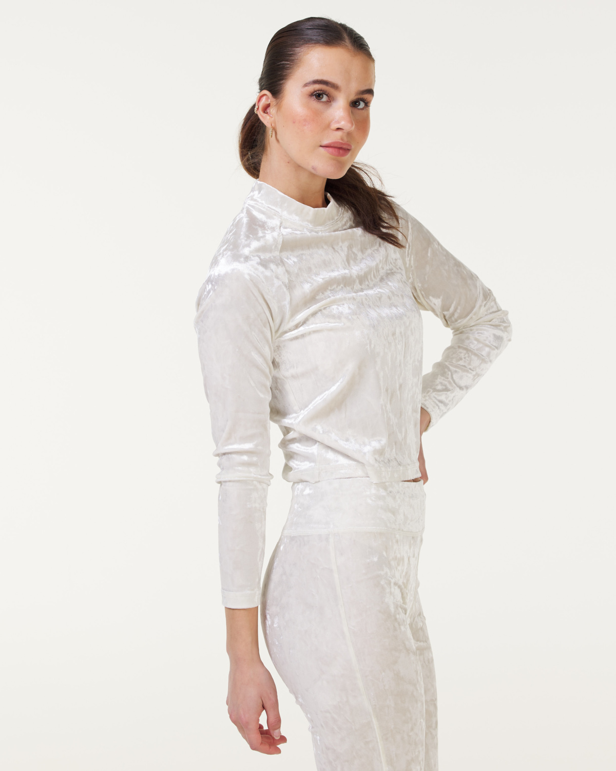 Bumpro Crush Velvet Turtleneck Off White