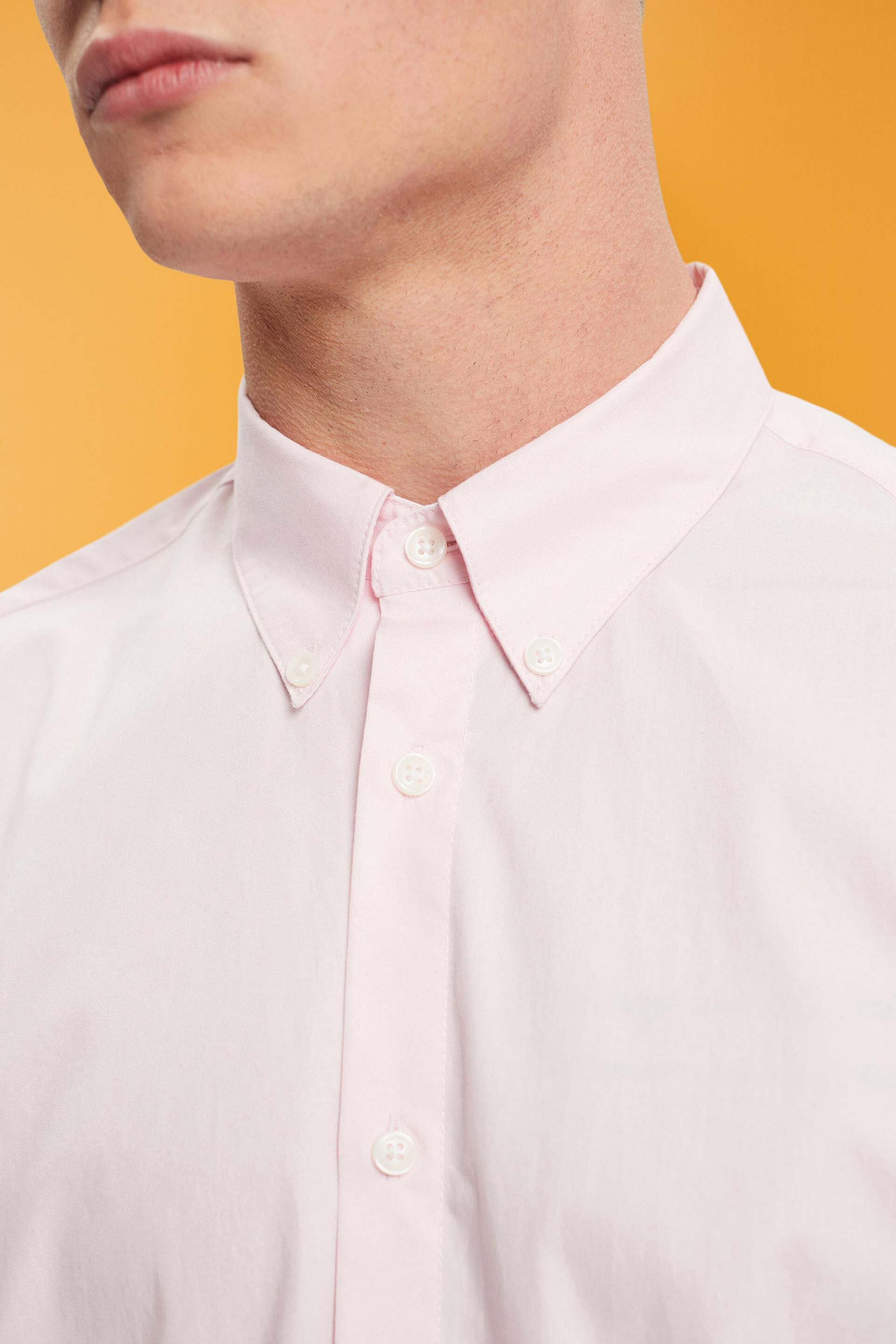 Chemise à col boutonné