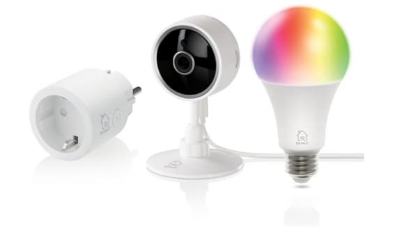 DELTACO SMART HOME Startpakke med støpsel, kamera og RGB-lampe