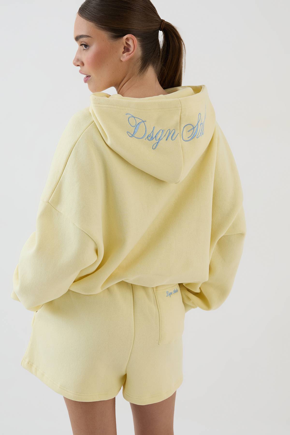 Ensemble De Survêtement Court À Casynthétiqueche Avec Broderie Script Dsgn Studio