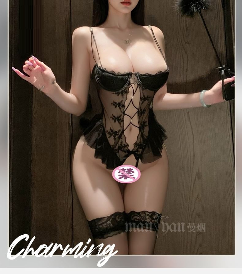 Kafroochi - Spaghettibandjes, effen ruches, uitsparingen en kanten bodysuit / kousen / set