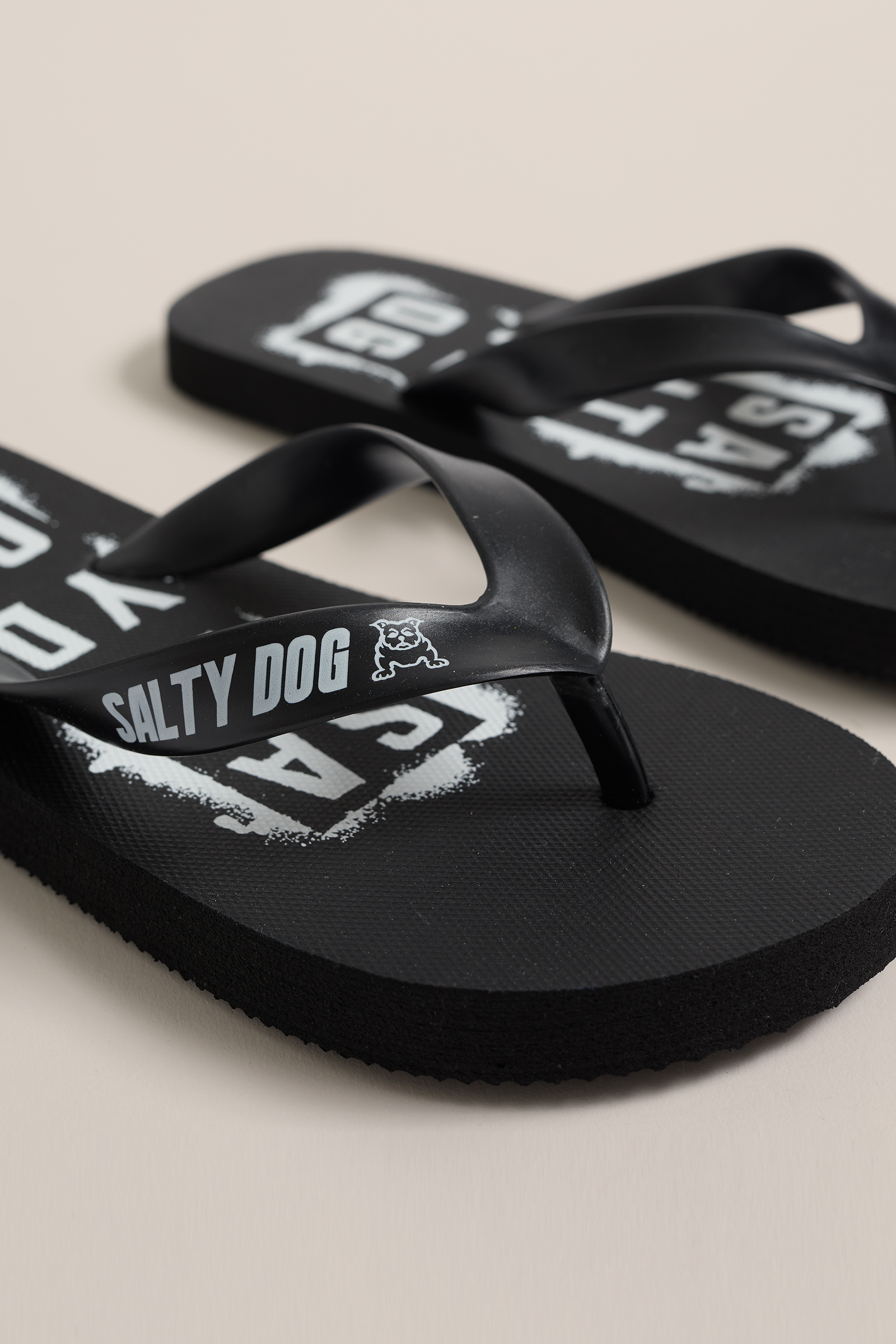 Jongens teenslippers met opdruk WE Fashion Zwart