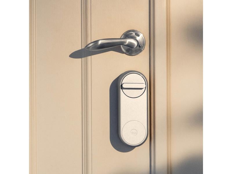 Yale Linus Smart Lock EU Silber Smart Türschloss für 17 mm EURO Schlosszylinder