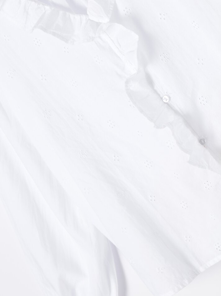 Camisa com bordado suíço e detalhe de babado - Branca