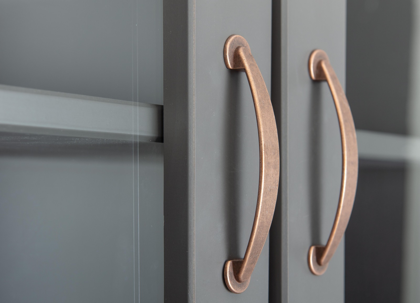 Buffetschrank LUZERNA - grau - Kiefer massiv - 131 cm breit