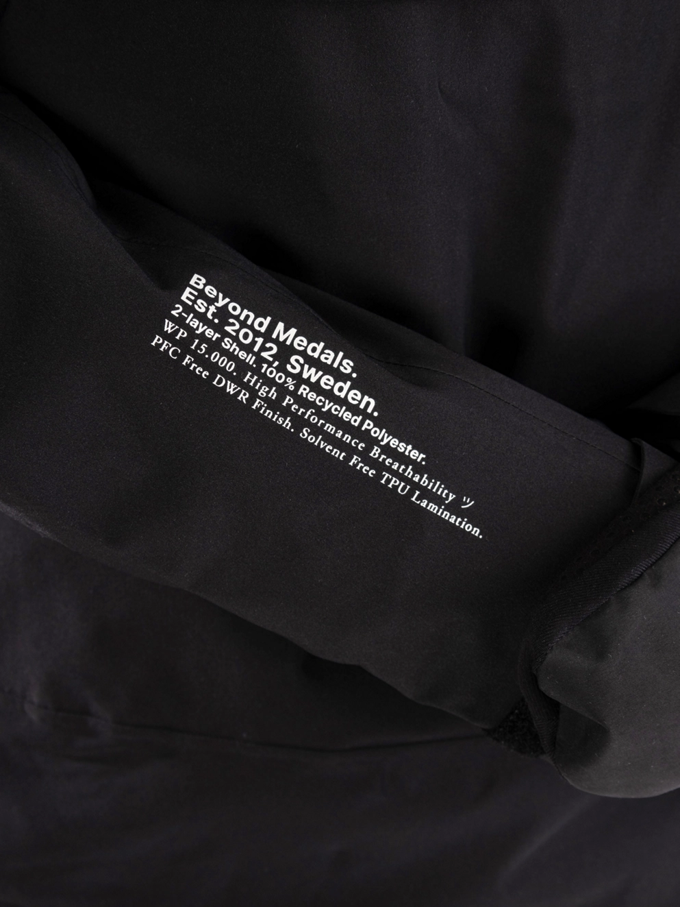 Beyond Medals 2L Anorak black
