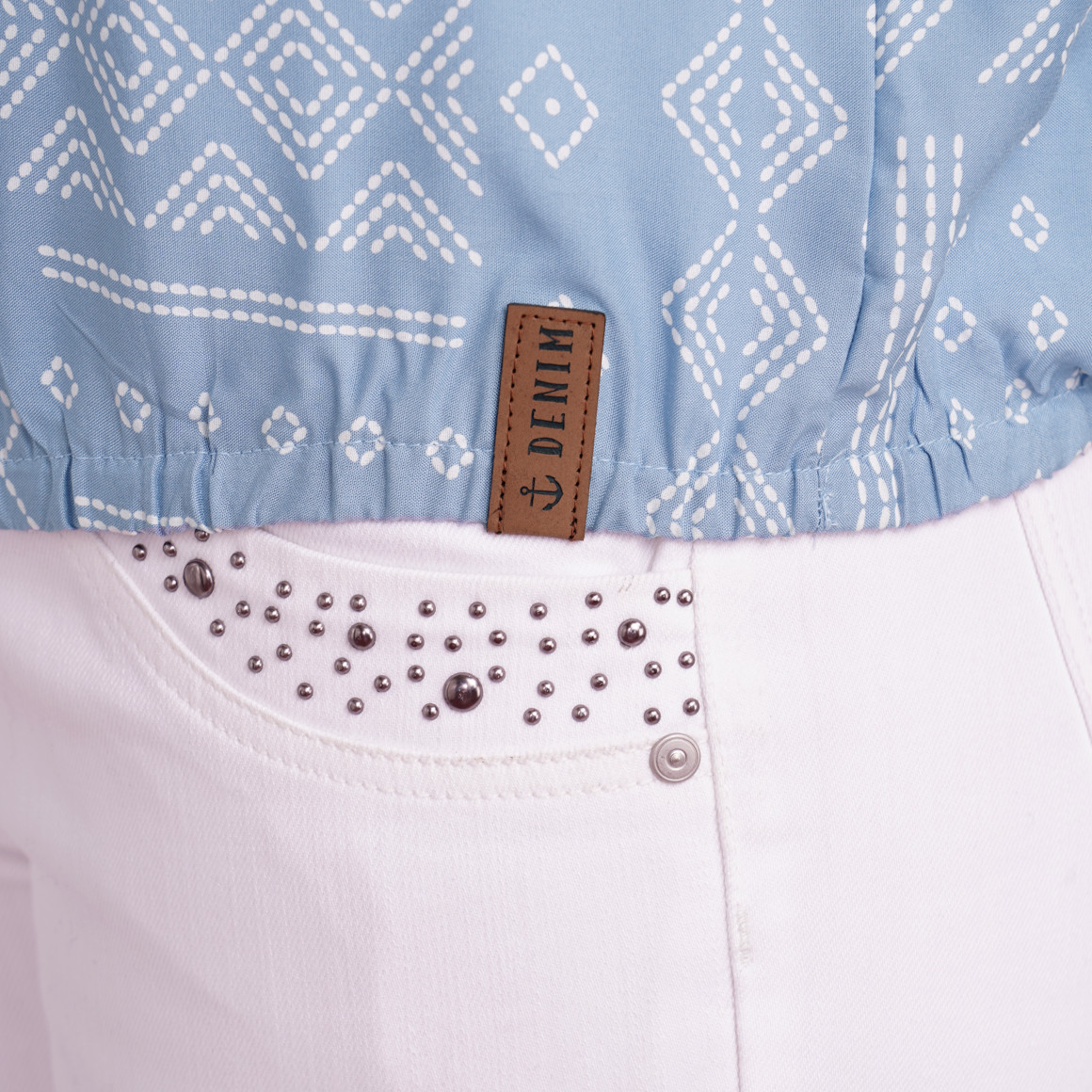 Gina Damen Bluse mit Allover-Muster hellblau / weiss