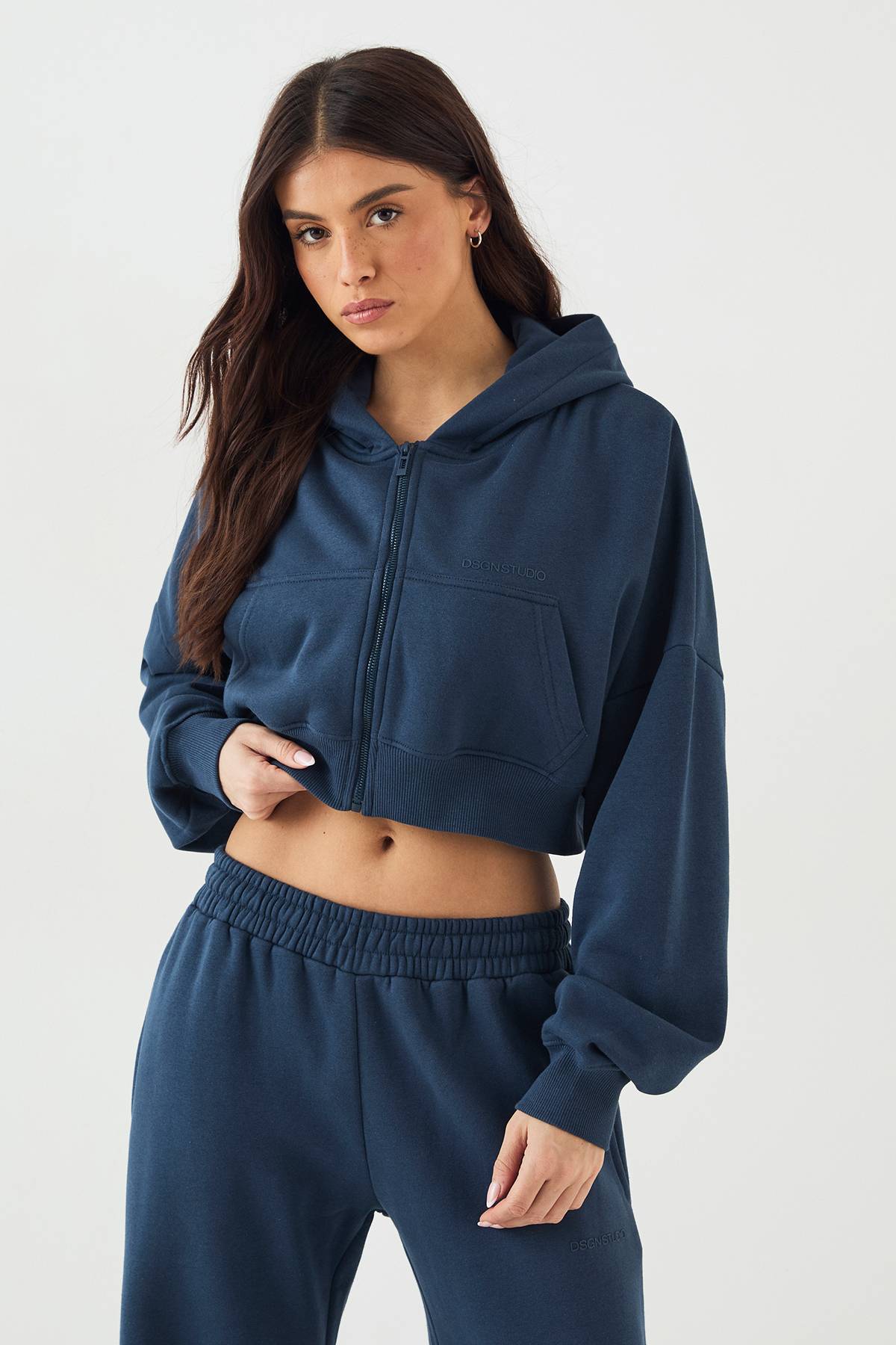 Sweat à Casynthétiqueche Zippé Court et Ample DSGN Studio