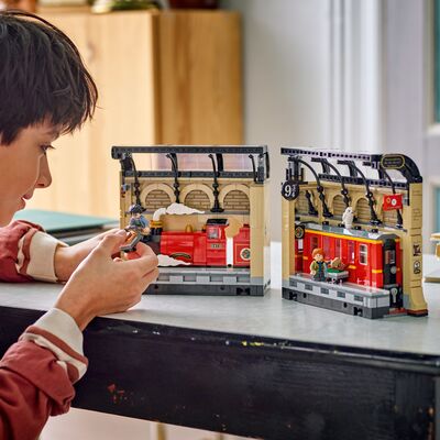 LEGO Harry Potter 76450 Bokstøtter: Galtvortekspressen