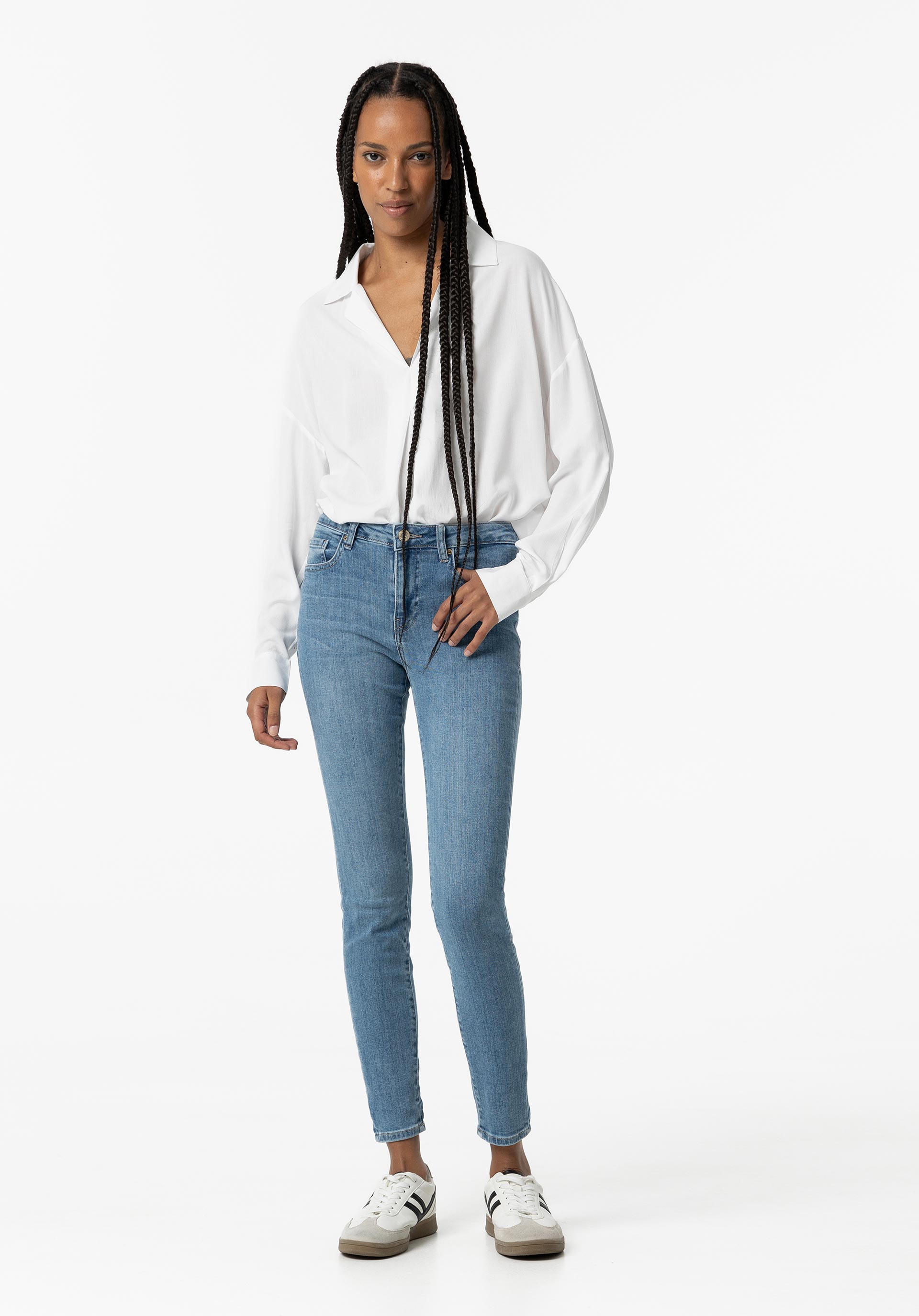 Jeans Vicky Skinny Cintura Média