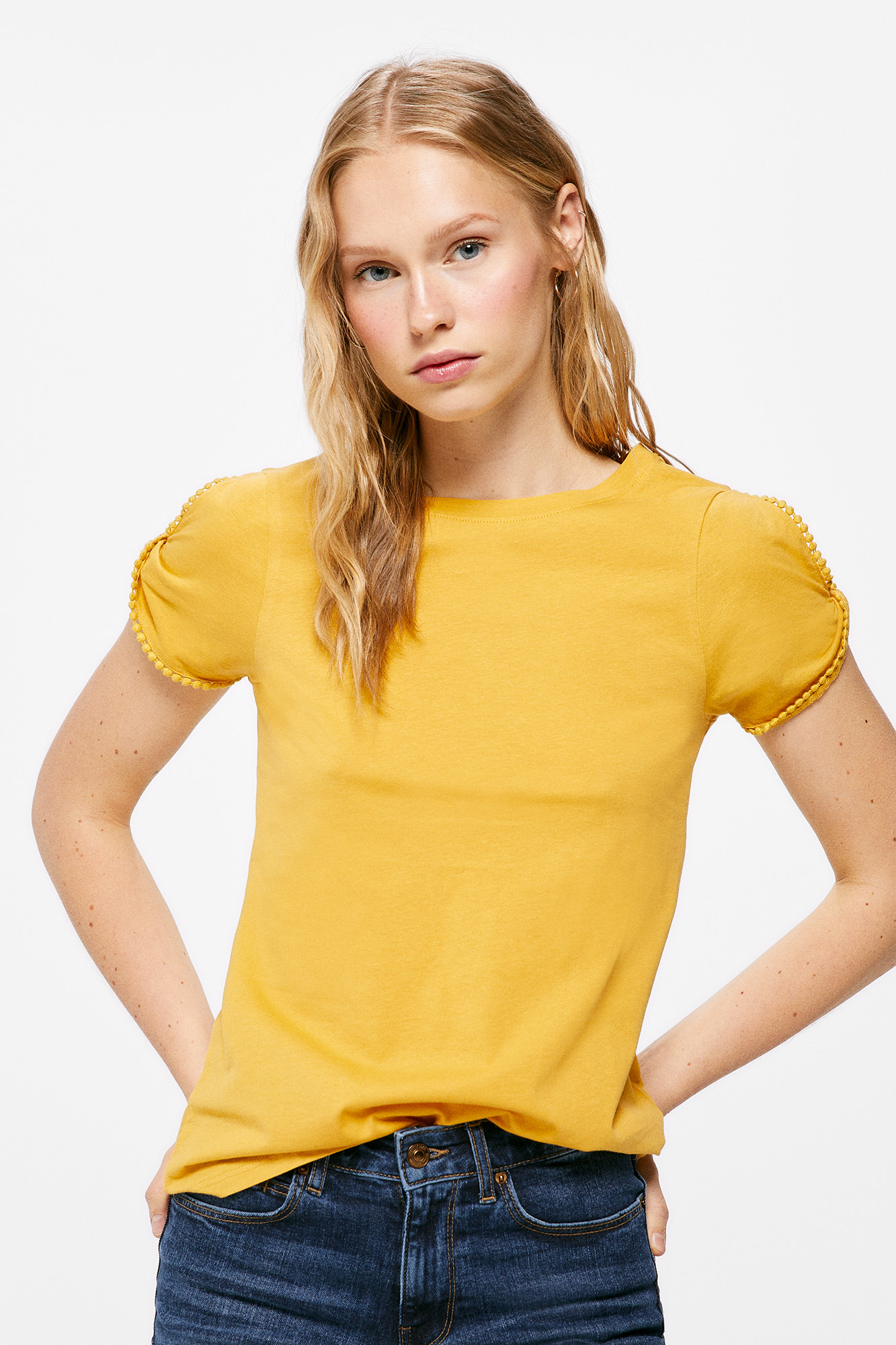 Camiseta Tulipa com Mangas de Renda