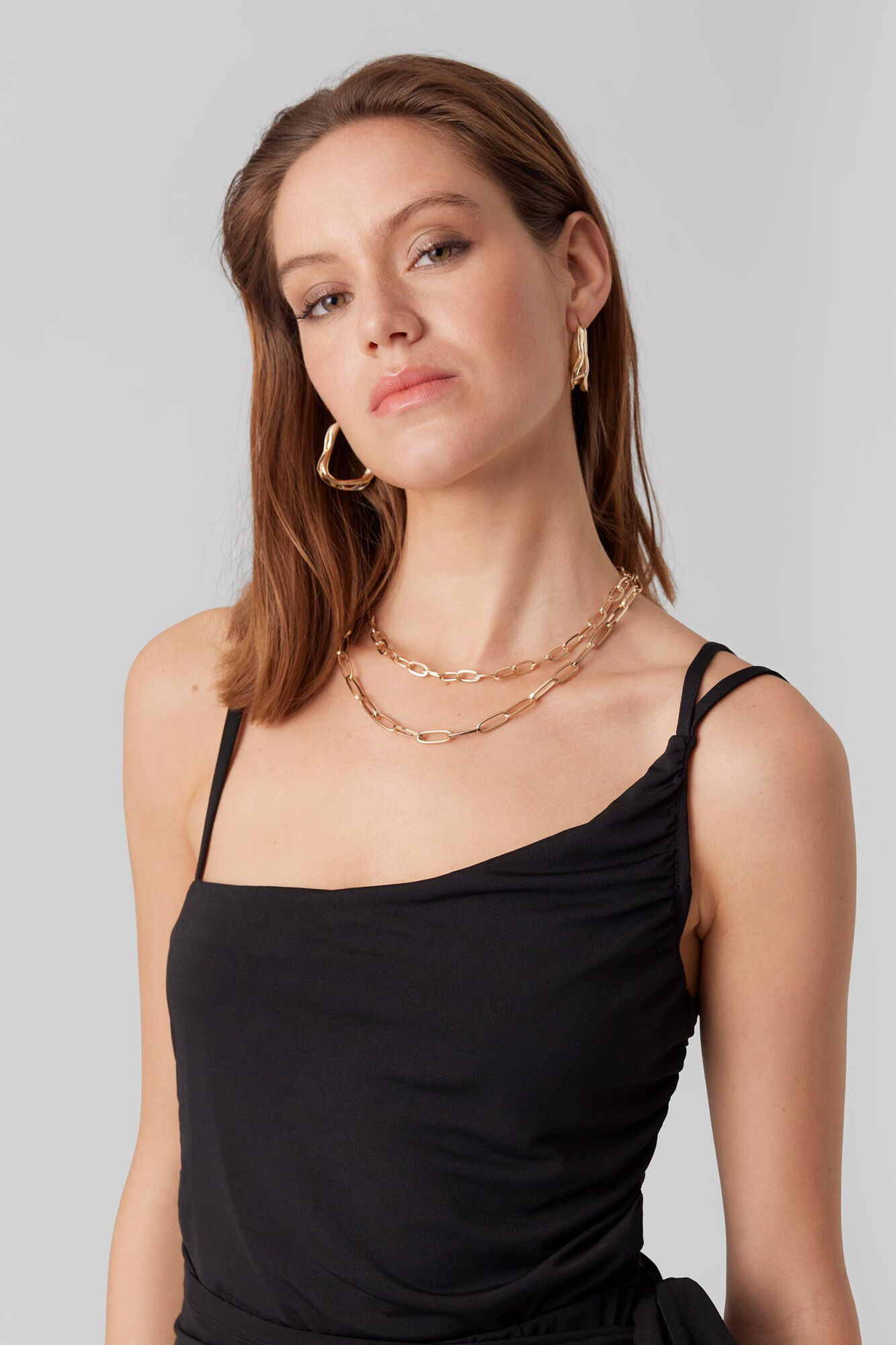 Top assimétrico de alças finas com costuras franzidas - Preto