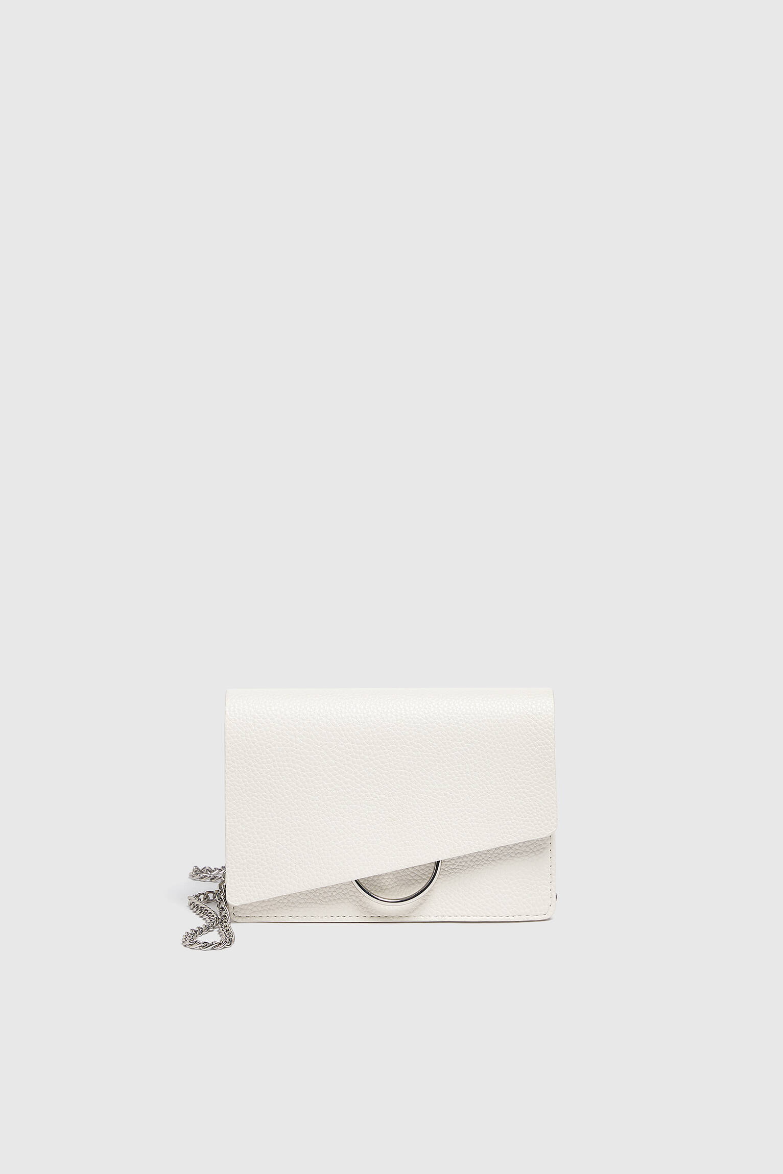 Bolsa transversal com detalhe de argola - branca