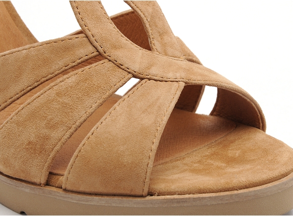 Mamzelle nu pieds talons femme timba femme marron