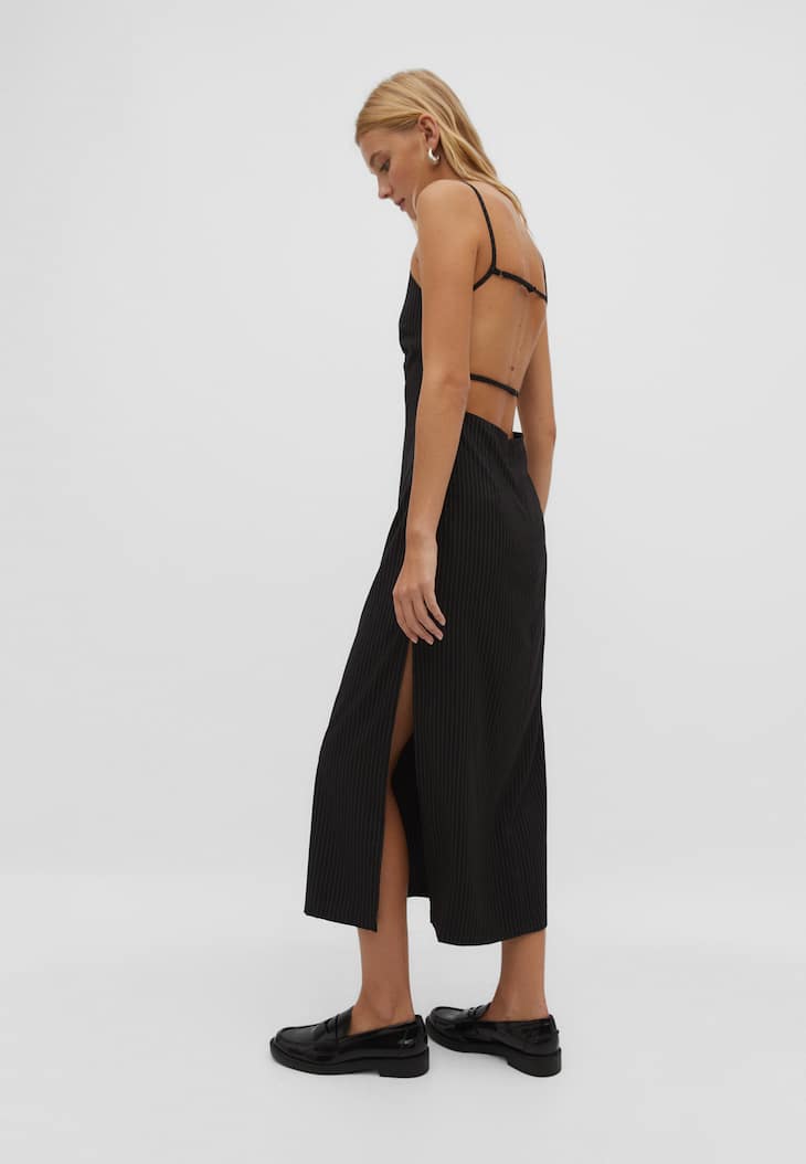 Vestido midi com alças finas
