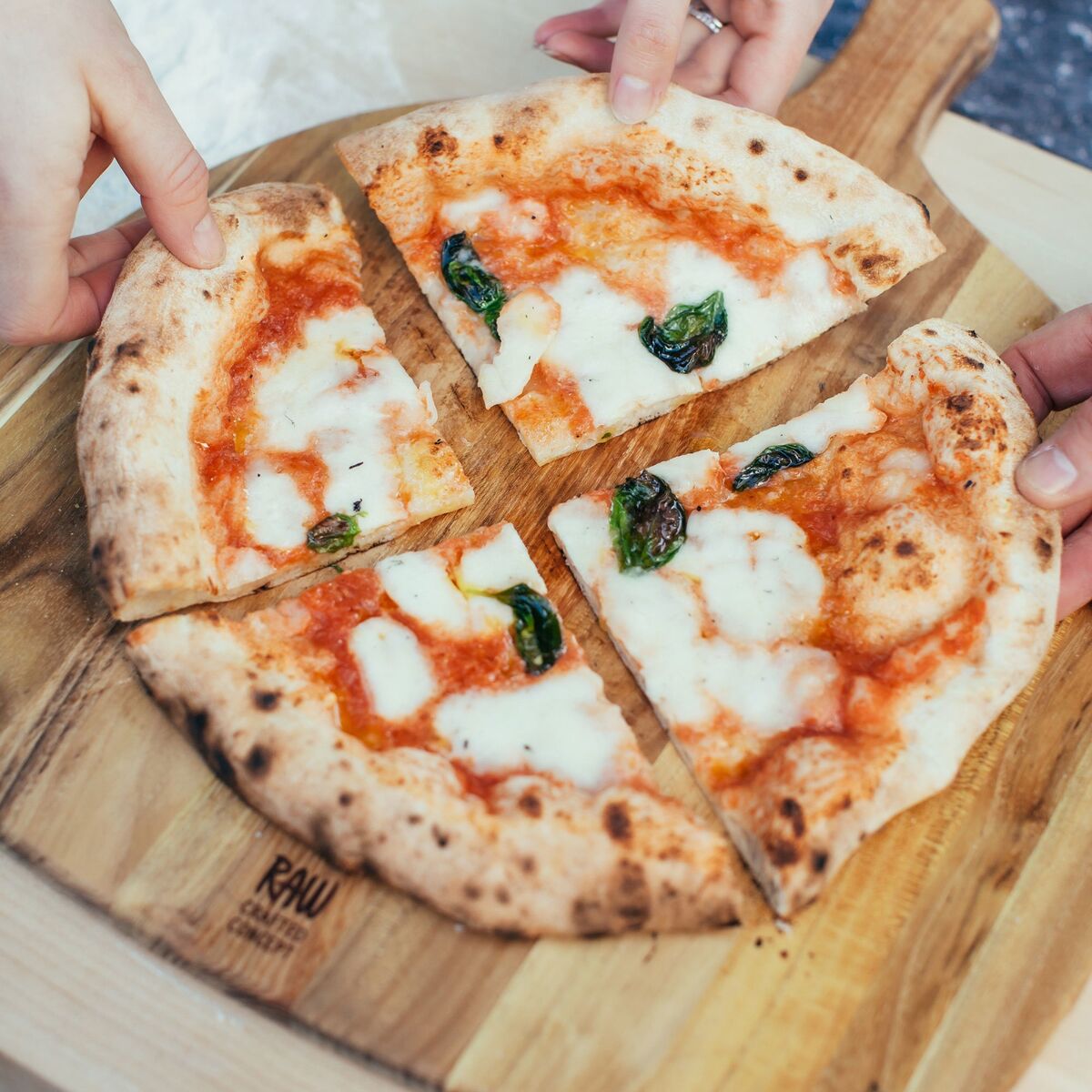 RAW Pizza Serveringsbrett Teak