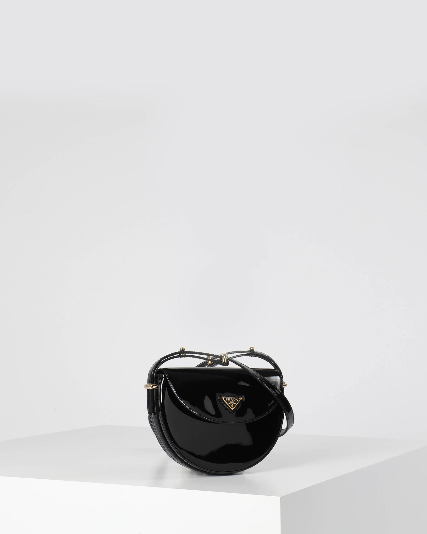 Prada| Damen Umhängetasche CROSSBODY BAG aus Lackleder