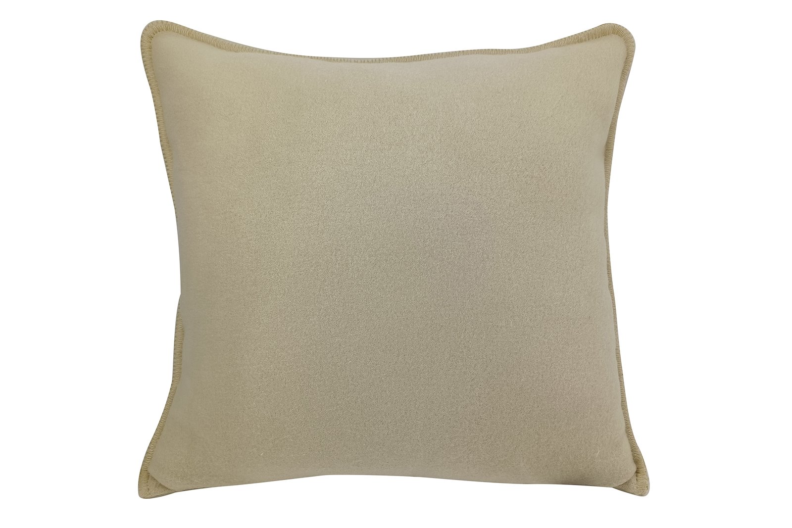 Cerise pyntepute Beige med brodert kant. 50x50 cm