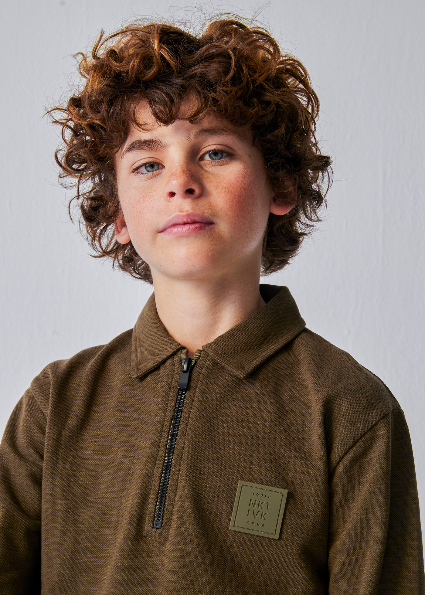 Melhor polo de algodão para menino com chamas