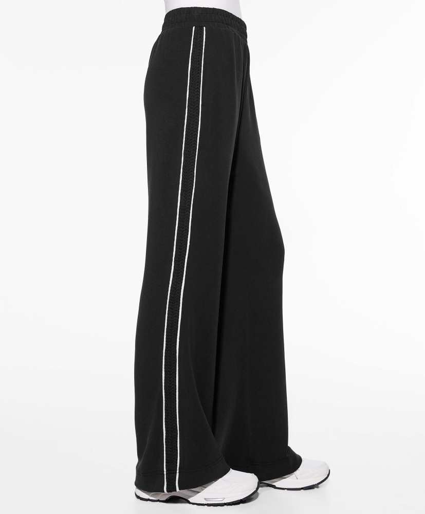 Calça flare em modal com aplique lateral