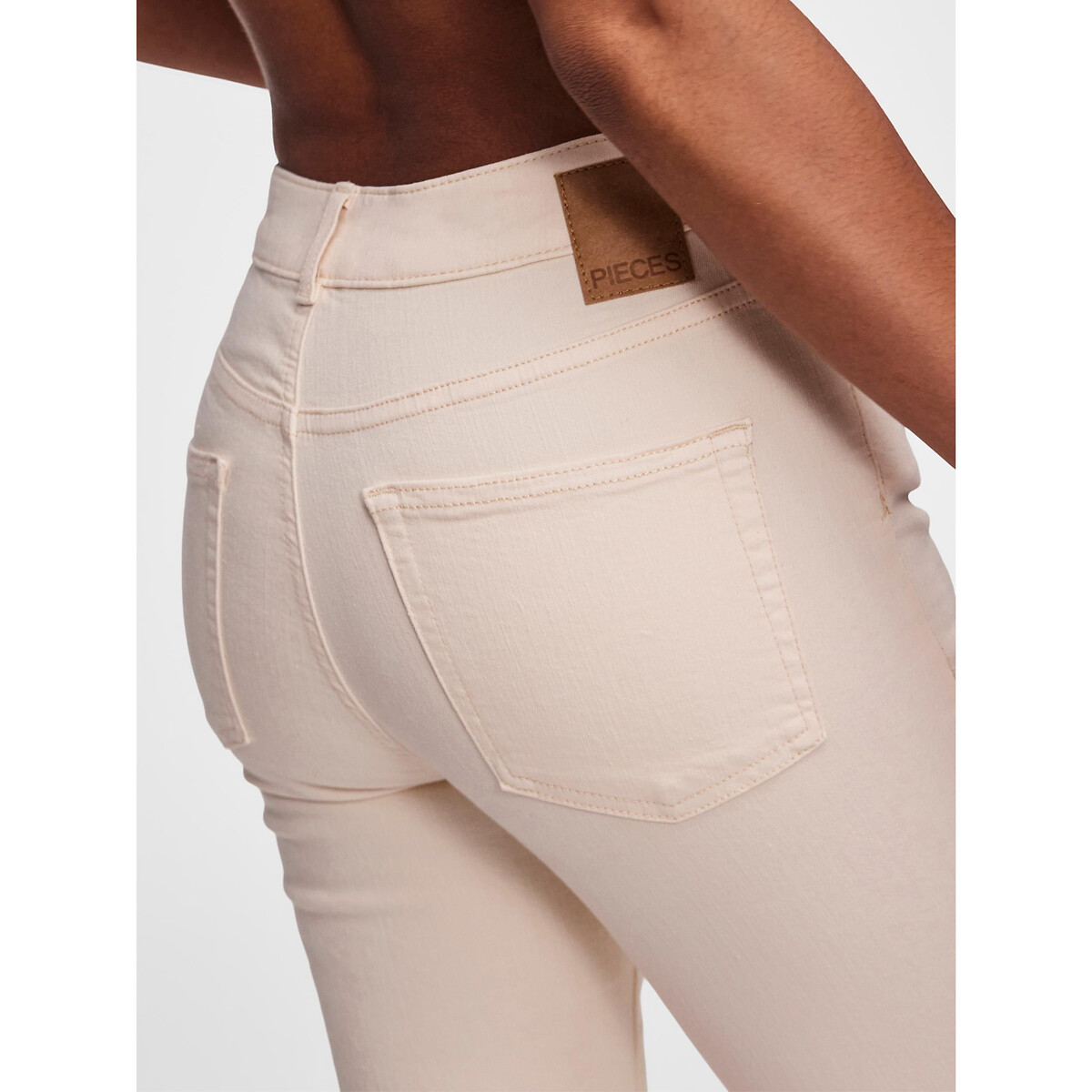 PEÇAS<br>Jeans certos