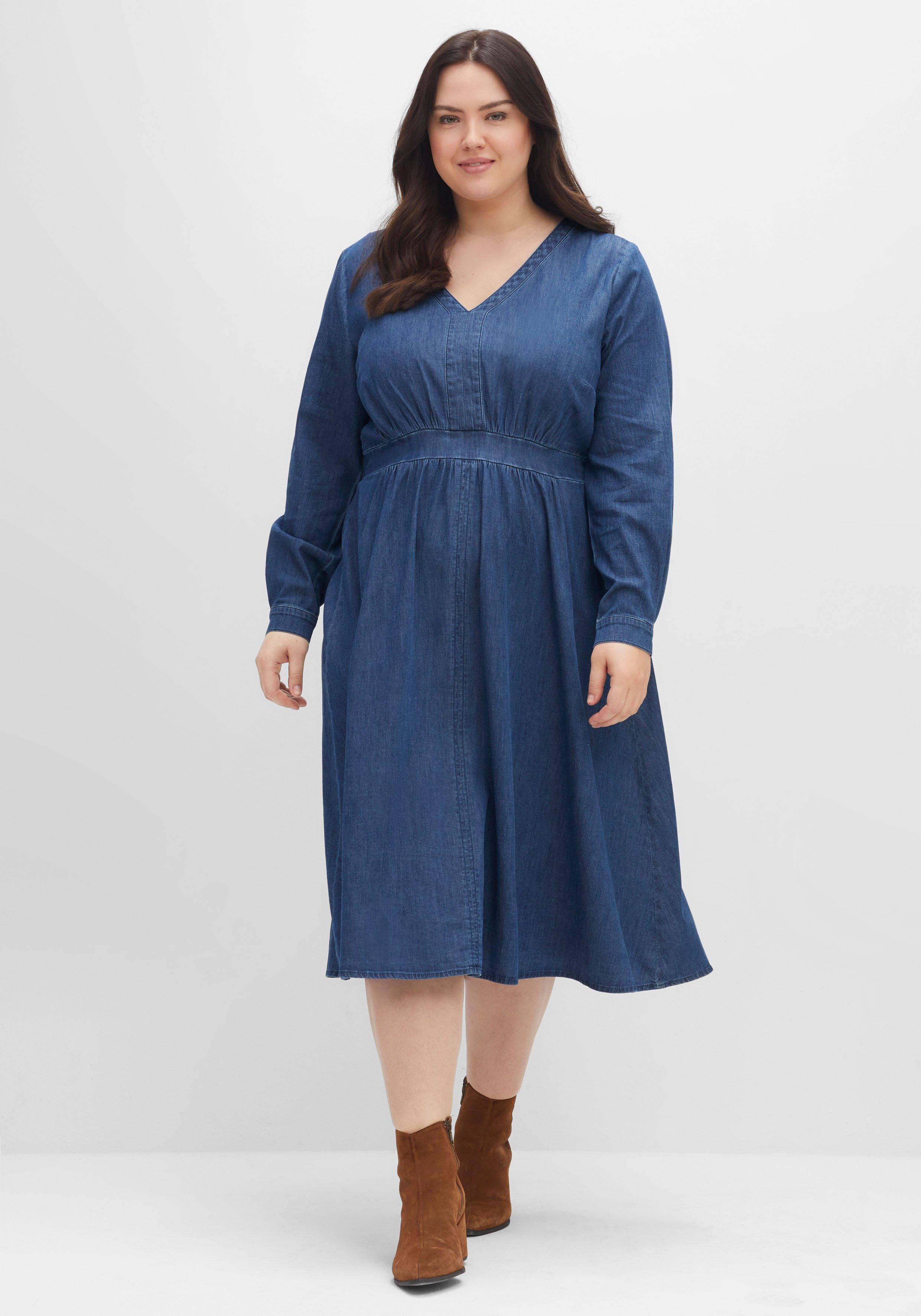 Jeanskleid mit V-Ausschnitt und Taillenbund