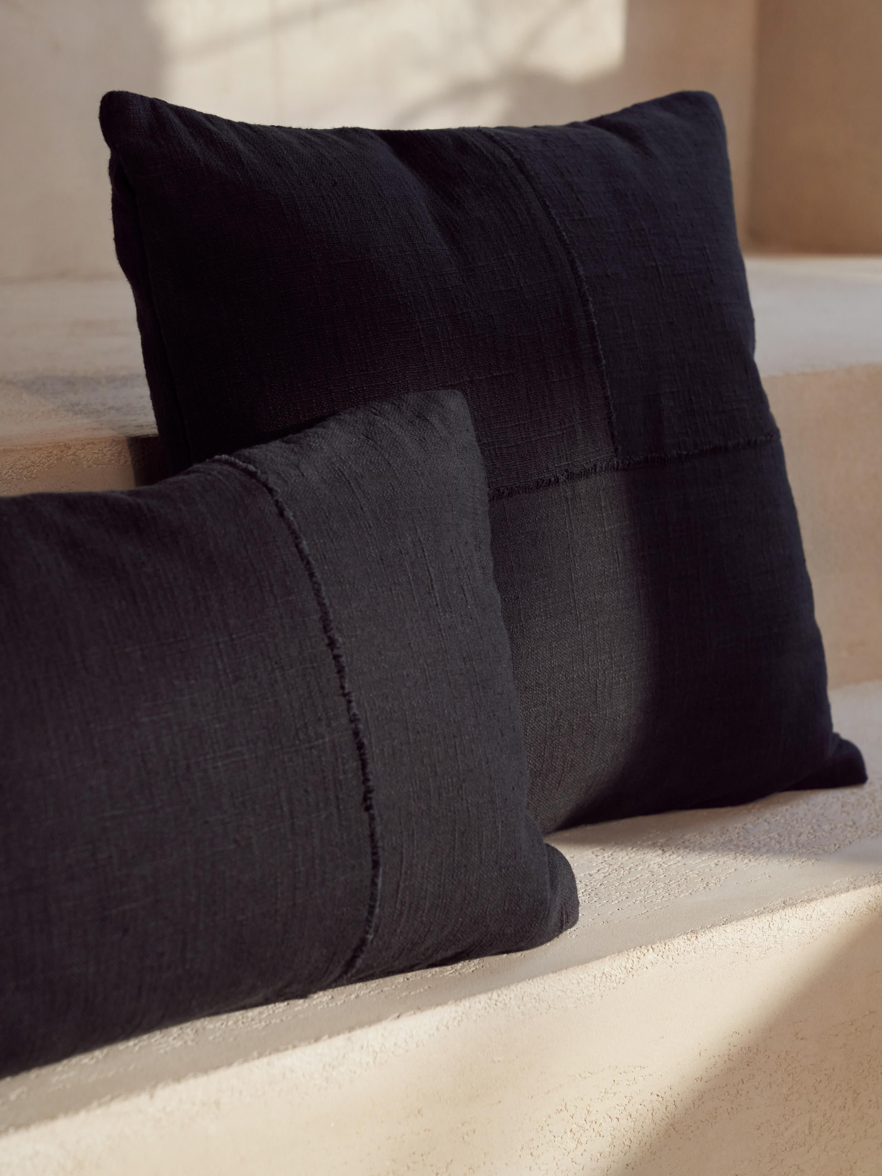 Katoenen kussenhoes Terre met decoratieve naad